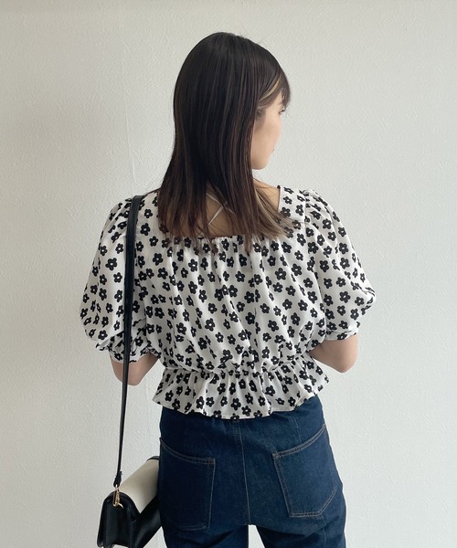 w closet(ダブルクローゼット)の「半袖ドロストブラウス(シャツ/ブラウス・レディース・ブラック系その他・FREE)」の4枚目の写真