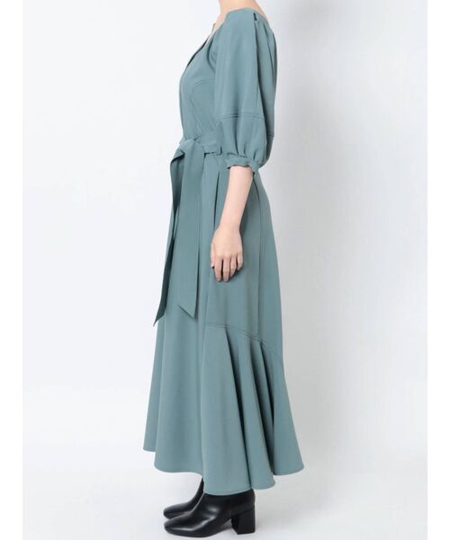 LAGUNAMOON（ラグナムーン）の「フォルムラインバックフレアーワンピース（ワンピース・レディース・ベージュ/ブラウン/ブルー・SMALL/MEDIUM）」の5枚目の写真