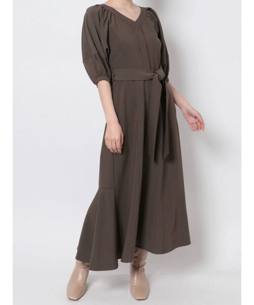 LAGUNAMOON（ラグナムーン）の「フォルムラインバックフレアーワンピース（ワンピース・レディース・ベージュ/ブラウン/ブルー・SMALL/MEDIUM）」の19枚目の写真