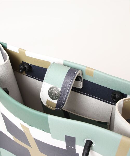 AZUL by moussy(アズールバイマウジー)の「NARROW HANDLE SHOPPER BAG Ⅲ/ナローハンドルショッパーバッグⅢ(ショルダーバッグ・レディース・ブラック/ベージュ/グリーン/マルチ・FREE)」の11枚目の写真
