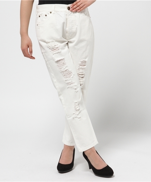 mystic（ミスティック）の「ダメージデニムテーパード（デニムパンツ・レディース・ホワイト/ブルー・1/2）」の2枚目の写真