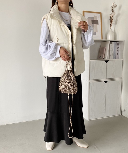 MYMOOD.（マイムード）の「ビッグダウンベスト（ダウンベスト・レディース・ブラック/アイボリー・FREE）」の6枚目の写真