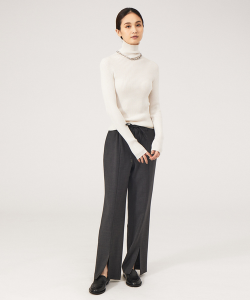 qualite（カリテ）の「シームレスタートルニット（ニット/セーター・レディース・ホワイト/ブラック/オレンジ/チャコールグレー・フリー）」の5枚目の写真