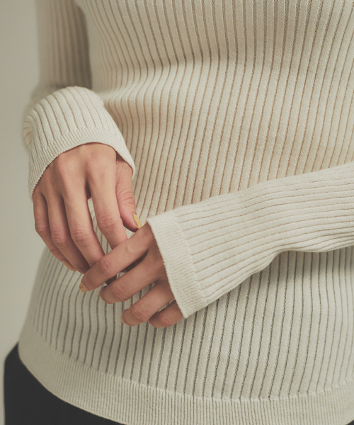 qualite（カリテ）の「シームレスタートルニット（ニット/セーター・レディース・ホワイト/ブラック/オレンジ/チャコールグレー・フリー）」の17枚目の写真