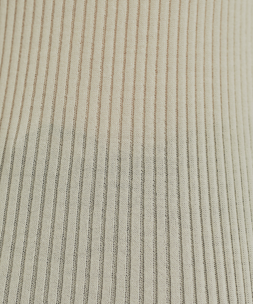 qualite（カリテ）の「シームレスタートルニット（ニット/セーター・レディース・ホワイト/ブラック/オレンジ/チャコールグレー・フリー）」の19枚目の写真