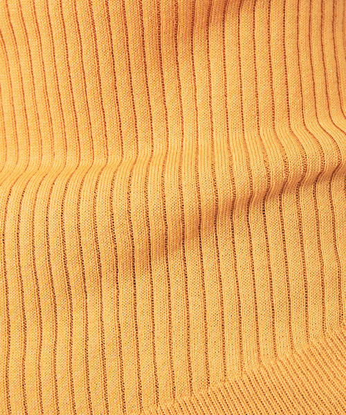 qualite（カリテ）の「シームレスタートルニット（ニット/セーター・レディース・ホワイト/ブラック/オレンジ/チャコールグレー・フリー）」の21枚目の写真