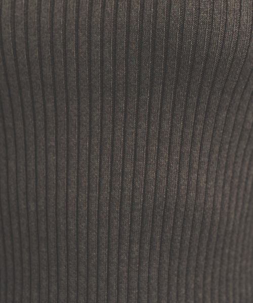 qualite（カリテ）の「シームレスタートルニット（ニット/セーター・レディース・ホワイト/ブラック/オレンジ/チャコールグレー・フリー）」の22枚目の写真