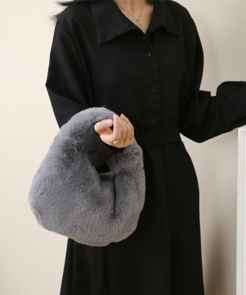 LA VORAGINE（ラ ヴォラジネ）の「フェイクファーワンハンドルバッグ（ハンドバッグ・レディース・モカ/アイボリー/ブラック/グレー/ベージュ・FREE）」の3枚目の写真