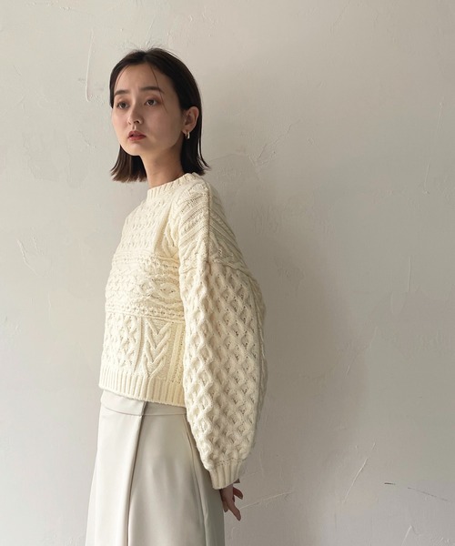 CLEIO（クレイオ）の「【CLEIO】パッチワークケーブルニット（ニット/セーター・レディース・カーキ/アイボリー/ブラック/ベージュ・FREE）」の7枚目の写真