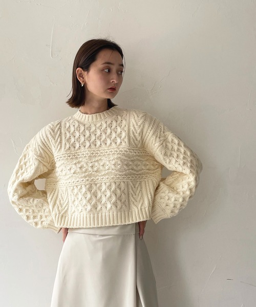 CLEIO（クレイオ）の「【CLEIO】パッチワークケーブルニット（ニット/セーター・レディース・カーキ/アイボリー/ブラック/ベージュ・FREE）」の5枚目の写真