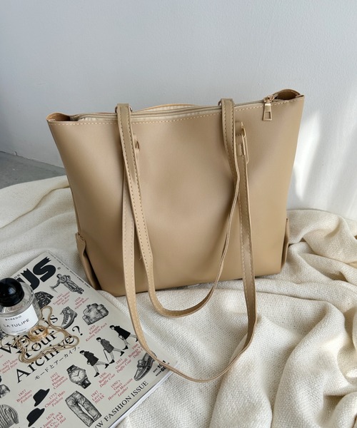 wears（ウェアーズ）の「【A4収納可,軽量】無地PU素材ZIPトートバッグ（トートバッグ・レディース・ブラック/ベージュ/ダークブラウン・FREE）」の14枚目の写真