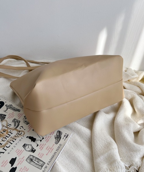 wears（ウェアーズ）の「【A4収納可,軽量】無地PU素材ZIPトートバッグ（トートバッグ・レディース・ブラック/ベージュ/ダークブラウン・FREE）」の22枚目の写真