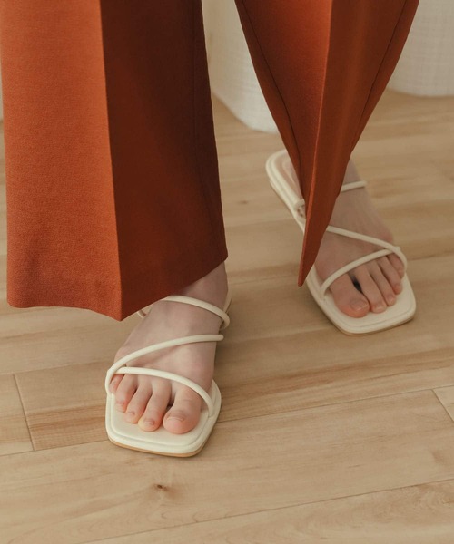 SENSE OF PLACE by URBAN RESEARCH(センスオブプレイスバイアーバンリサーチ)の「コードアシメサンダル(サンダル・レディース・イエロー/アイボリー/ブラック/シルバー・SMALL/MEDIUM/LARGE)」の8枚目の写真