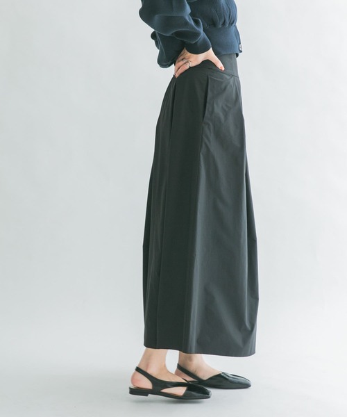 KBF(ケイビーエフ)の「ボリュームタックWIDEパンツ(その他パンツ・レディース・ライトカーキ/ブラック・ONE)」の6枚目の写真