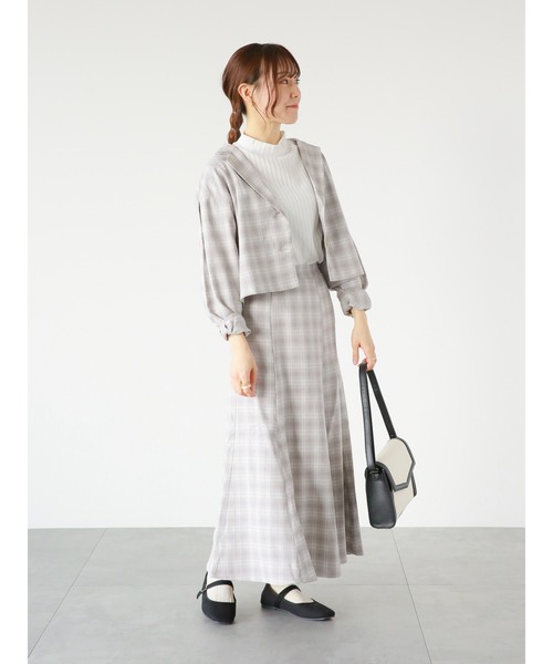 ehka sopo（エヘカソポ）の「パイピングストラップシューズ（ドレスシューズ・レディース・カーキ/ブラック/キナリ・MEDIUM/LARGE）」の11枚目の写真