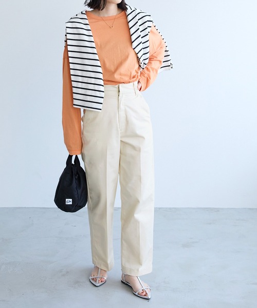 Chaco closet(チャコ クローゼット)の「ハイウエストセンタープレステーパードチノパンツ(チノパンツ・レディース・カーキ/アイボリー/ブラック/ベージュ・S/M/L)」の8枚目の写真