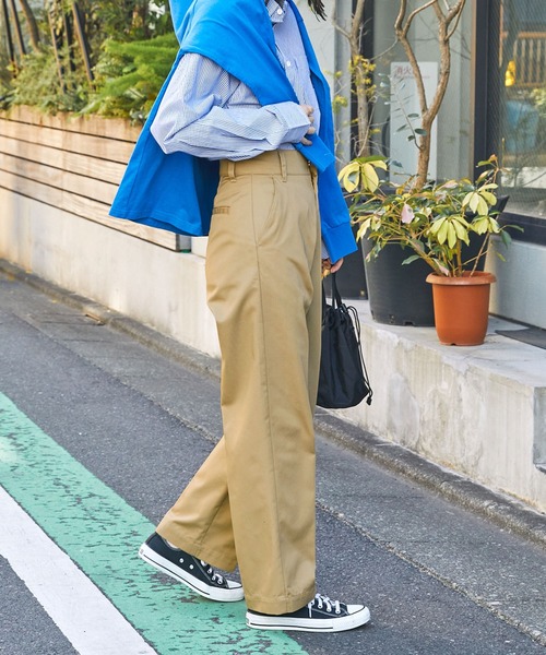 Chaco closet(チャコ クローゼット)の「ハイウエストセンタープレステーパードチノパンツ(チノパンツ・レディース・カーキ/アイボリー/ブラック/ベージュ・S/M/L)」の6枚目の写真