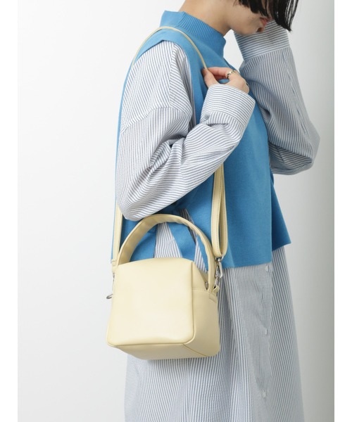 Lugnoncure(ルノンキュール)の「キューブ型バッグ(ハンドバッグ・レディース・イエロー/オフホワイト/ブラック・フリ-)」の1枚目の写真