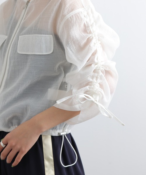 COLONY 2139（コロニートゥーワンスリーナイン）の「WEB・一部店舗限定 / シアーエステルボイルフード付マウンテンパーカー（シャツ/ブラウス・レディース・ブラック/アイボリー/グレイッシュベージュ・FREE）」の15枚目の写真