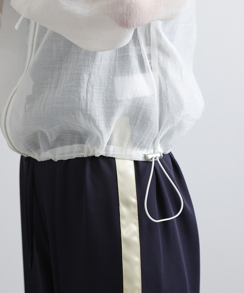 COLONY 2139（コロニートゥーワンスリーナイン）の「WEB・一部店舗限定 / シアーエステルボイルフード付マウンテンパーカー（シャツ/ブラウス・レディース・ブラック/アイボリー/グレイッシュベージュ・FREE）」の12枚目の写真