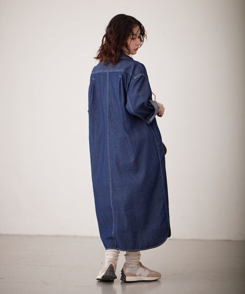 J.PRESS YORK STREET(ジェイプレスヨークストリート)の「【WOMEN】デニムロングシャツ ワンピース(シャツワンピース・レディース・ネイビー系/ダルブルー系・F)」の5枚目の写真