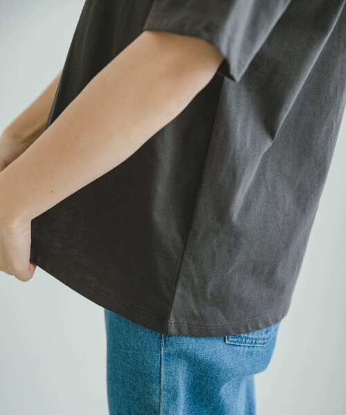 ITEMS URBANRESEARCH(アイテムズ アーバンリサーチ)の「ロゴハンソデTシャツ(Tシャツ/カットソー・レディース・ホワイト/チャコールグレー/カーキ・FREE)」の14枚目の写真
