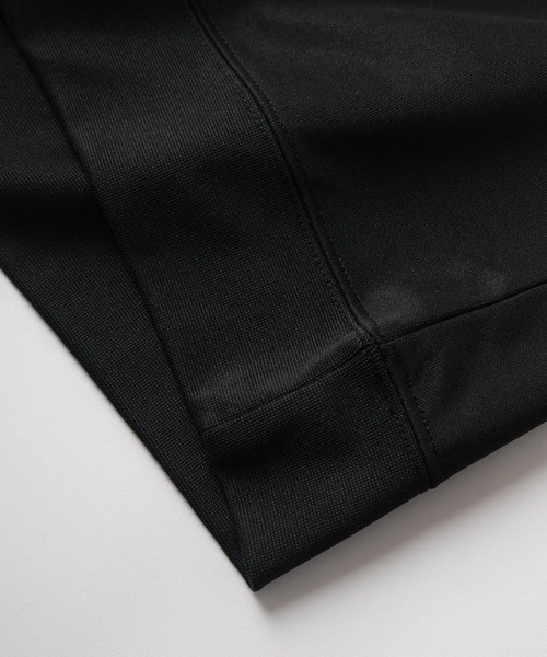 make a ray!（メイク ア レイ！）の「【別注】ハートロゴ＆ヒゲ サガラ刺繍 ワンポイントロゴ  ハーフジップ 半袖Tシャツ/レトロ（Tシャツ/カットソー・レディース・ホワイト/ブラック/ダークグリーン/オフホワイト・M/L）」の10枚目の写真