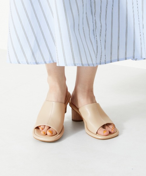 新品♡ミュール サンダル ローヒール ベージュ 24.0㎝ レディース 上品 ORiental TRaffic（オリエンタルトラフィック）の「□ウッドヒール甲深