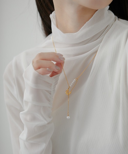 ear PAPILLONNER(イアパピヨネ)の「《WEB限定金属アレルギー対応》ステンレスパールピンネックレス(ネックレス・レディース・ゴールド/シルバー・FREE)」の6枚目の写真