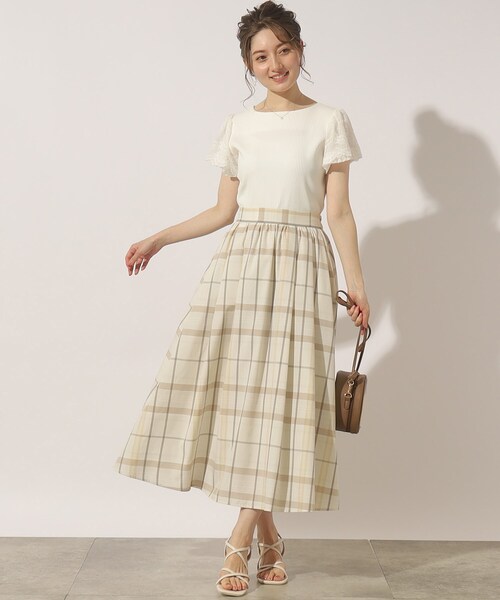 couture brooch（クチュールブローチ）の「◆【着映え感抜群、華盛りアイテム】レースチュール袖テレコトップス（Tシャツ/カットソー・レディース・ブラック/ブラウン系その他/オフホワイト/ライトグリーン/サックスブルー・42/36/38/40）」の6枚目の写真