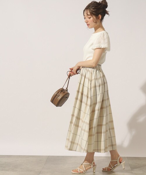 couture brooch（クチュールブローチ）の「◆【着映え感抜群、華盛りアイテム】レースチュール袖テレコトップス（Tシャツ/カットソー・レディース・ブラック/ブラウン系その他/オフホワイト/ライトグリーン/サックスブルー・42/36/38/40）」の7枚目の写真