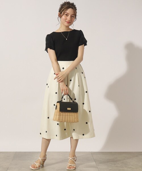 couture brooch（クチュールブローチ）の「◆【着映え感抜群、華盛りアイテム】レースチュール袖テレコトップス（Tシャツ/カットソー・レディース・ブラック/ブラウン系その他/オフホワイト/ライトグリーン/サックスブルー・42/36/38/40）」の22枚目の写真