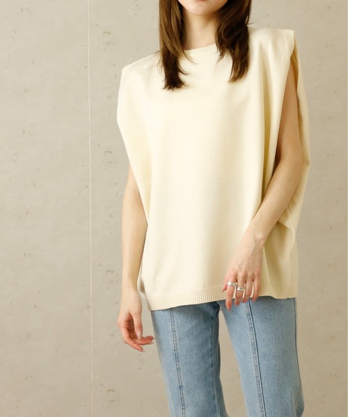 Per sist ence(パーシエンス)の「Per sist ence/パーシエンス スクエアショルダーノースリーブプルオーバー(Tシャツ/カットソー・レディース・アイボリー/ブラック/ブルー・FREE)」の4枚目の写真