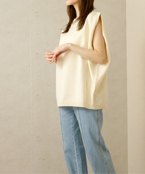 Per sist ence(パーシエンス)の「Per sist ence/パーシエンス スクエアショルダーノースリーブプルオーバー(Tシャツ/カットソー・レディース・アイボリー/ブラック/ブルー・FREE)」の7枚目の写真