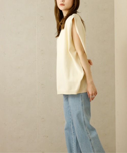 Per sist ence(パーシエンス)の「Per sist ence/パーシエンス スクエアショルダーノースリーブプルオーバー(Tシャツ/カットソー・レディース・アイボリー/ブラック/ブルー・FREE)」の8枚目の写真