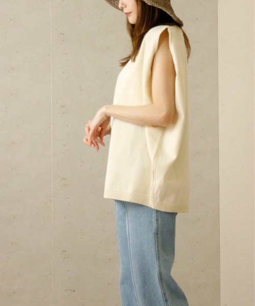 Per sist ence(パーシエンス)の「Per sist ence/パーシエンス スクエアショルダーノースリーブプルオーバー(Tシャツ/カットソー・レディース・アイボリー/ブラック/ブルー・FREE)」の16枚目の写真