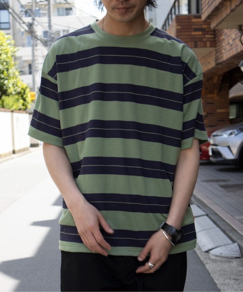 UNIVERSAL OVERALL（ユニバーサルオーバーオール）の「ボーダーTシャツ / BORDER OVER TEE（Tシャツ/カットソー・メンズ・ブラック×グリーン/グリーン系その他2/オレンジ系その他2・M/S/XL/L）」の11枚目の写真