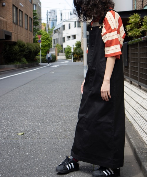 UNIVERSAL OVERALL（ユニバーサルオーバーオール）の「ボーダーTシャツ / BORDER OVER TEE（Tシャツ/カットソー・メンズ・ブラック×グリーン/グリーン系その他2/オレンジ系その他2・M/S/XL/L）」の12枚目の写真