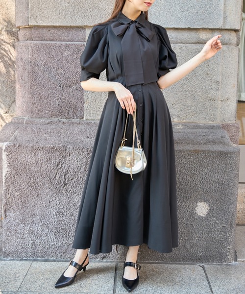 tocco closet（トッコ　クローゼット）の「２ＷＡＹボウタイリボン付きウエストタックバックレースアップワンピース（ワンピース・レディース・ベージュ系その他/グレイッシュブルー/ブラック・M）」の4枚目の写真