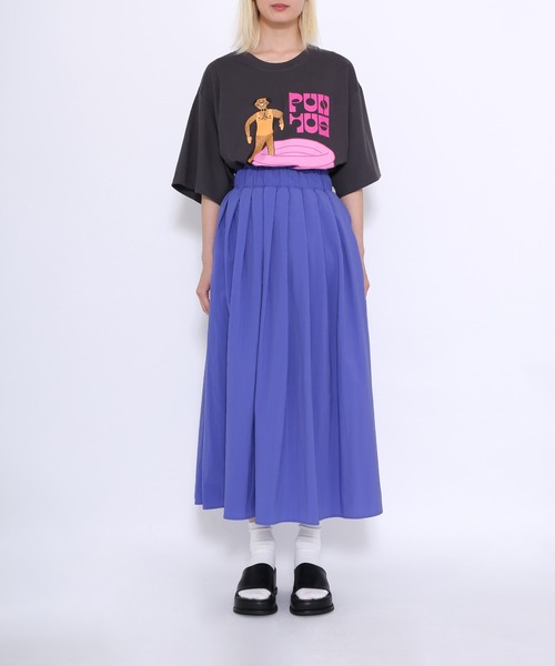 PUNYUS(プニュズ)の「ナイロンフレアロングスカート(スカート・レディース・グリーン/ブルー/ブラック/レッド・4/2/3/1)」の12枚目の写真