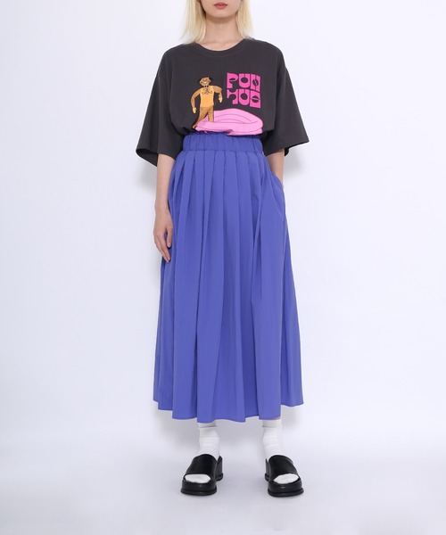 PUNYUS(プニュズ)の「ナイロンフレアロングスカート(スカート・レディース・グリーン/ブルー/ブラック/レッド・4/2/3/1)」の13枚目の写真