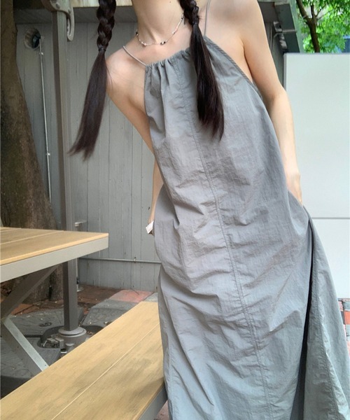 LYEON(リヨン)の「ドロストミリタリーキャミワンピース(ワンピース・レディース・グレー/ブラック・FREE)」の2枚目の写真