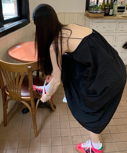 LYEON(リヨン)の「ドロストミリタリーキャミワンピース(ワンピース・レディース・グレー/ブラック・FREE)」の4枚目の写真
