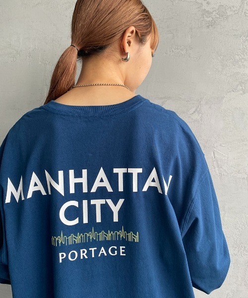 Manhattan Portage（マンハッタンポーテージ）の「[MANHATTAN PORTAGE/マンハッタンポーテージ] 別注 バックプリント ロングスリーブTシャツ（Tシャツ/カットソー・レディース・ブルー/ホワイト/ブラック・S/M/L/XL）」の13枚目の写真
