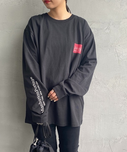 Manhattan Portage（マンハッタンポーテージ）の「[MANHATTAN PORTAGE/マンハッタンポーテージ] 別注 バックプリント ロングスリーブTシャツ（Tシャツ/カットソー・レディース・ブルー/ホワイト/ブラック・S/M/L/XL）」の6枚目の写真