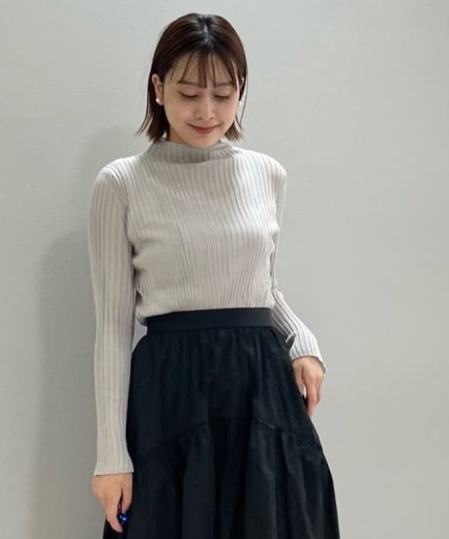 CAST:（キャストコロン）の「【着回し抜群】シアーニットタートル（ニット/セーター・レディース・ブラック/グレー/ホワイト・M）」の3枚目の写真