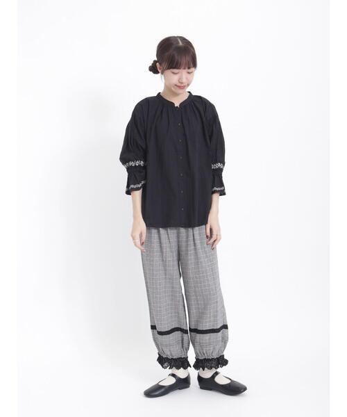 Samansa Mos2(サマンサ モスモス)の「ドビー刺繍ブラウス(シャツ/ブラウス・レディース・ブラック/オリーブ/ブルー/キナリ・F)」の17枚目の写真