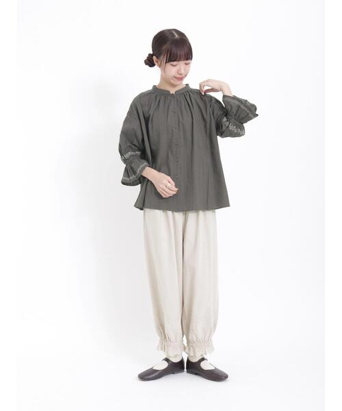 Samansa Mos2(サマンサ モスモス)の「ドビー刺繍ブラウス(シャツ/ブラウス・レディース・ブラック/オリーブ/ブルー/キナリ・F)」の6枚目の写真