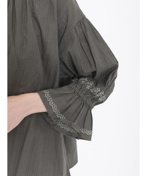 Samansa Mos2(サマンサ モスモス)の「ドビー刺繍ブラウス(シャツ/ブラウス・レディース・ブラック/オリーブ/ブルー/キナリ・F)」の19枚目の写真