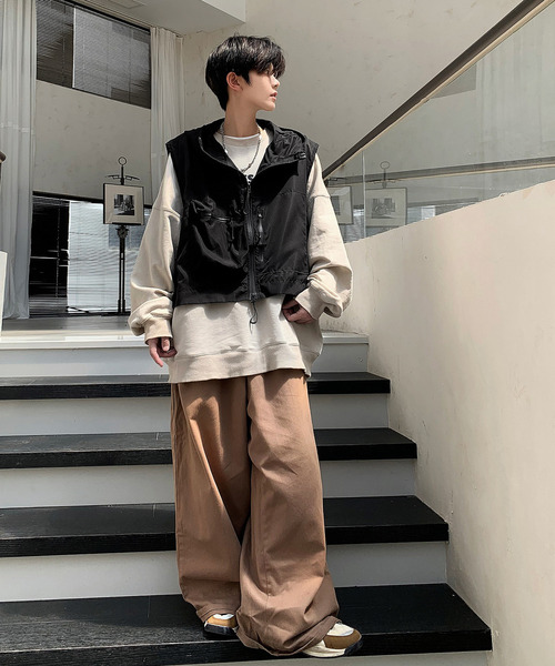 neos(ネオス)の「【neos -addictive design-】ルーズシルエット ショート丈 マウンテン パーカー ベスト(ベスト・メンズ・ブラック/カーキ・LARGE/MEDIUM/X-LARGE)」の4枚目の写真